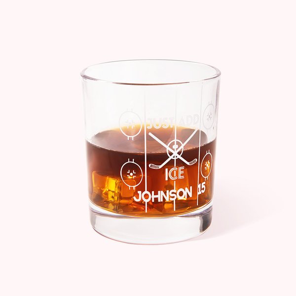 Personalisiertes „JUST ADD ICE“ Hockey Whisky Glas mit Text Gravur Geburtstag Vatertag Geschenk für Freund Papa Ehemann