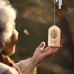 Personalised Birth Flower Bouquet Wind Chime Vintage Garden Outdoor Decoration Birthday Family Gift for Mom Grandma