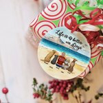 Henkilökohtainen Elämä on parempaa koiran kanssa Pyöreä keraaminen koriste, jossa on merinäköala tausta Joulu Syntymäpäivälahja koiran ystävälle