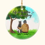 Henkilökohtainen elämä on parempaa koiran kanssa pyöreä keraaminen koriste vihreä lasi tausta joulu syntymäpäivälahja koiran rakastajaille