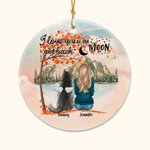 Gepersonaliseerd I Love You to the Moon and Back Rond Keramisch Ornament met Rode Esdoornblad Achtergrond Kerst Verjaardagscadeau voor Hondenliefhebbe