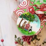 Henkilökohtainen koira äiti tai koira isä pyöreä keraaminen koriste vihreä lasi tausta joulu syntymäpäivälahja koiran rakastajaille