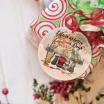 Henkilökohtainen elämä on parempaa koiran kanssa pyöreä keraaminen koriste punainen vaahteranlehti tausta joulu syntymäpäivälahja koiranrakastajaan