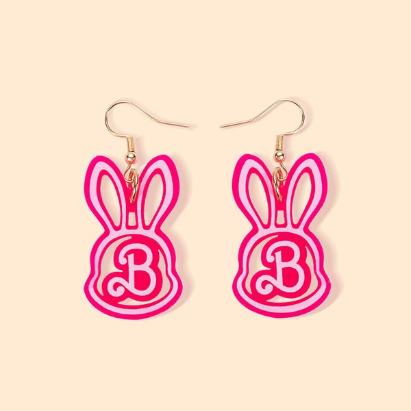 Boucles d'Oreilles en Acrylique Personnalsiées avec Initiale Style Poupée Rose Accesoire de Fête en Forme de Lapin Cadeau Anniversaire pour Femme