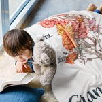 Personalisierte Schmetterling Geburt Blumenstrauß Fleece-Decke mit Namen und Jahr Garten Thema Mutter Geburtstag Geschenk für Mama Oma