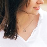 Gepersonaliseerde monogram ketting met 1-3 initialen Kleine letter sieraden verjaardag Moederdag Valentijnsdag cadeau voor haar