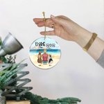 Gepersonaliseerde hond moeder of hond vader ronde acryl opknoping ornament met zee landschap achtergrond kerst verjaardag Gift voor hondenliefhebber