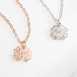 Gepersonaliseerde monogram ketting met 1-3 initialen Kleine letter sieraden verjaardag Moederdag Valentijnsdag cadeau voor haar