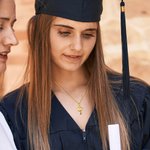 Collana con ciondolo personalizzato con nome inciso Regalo di laurea per laureati classe 2025