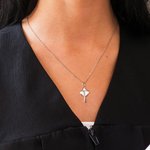 Collana con ciondolo personalizzato con nome inciso Regalo di laurea per laureati classe 2025