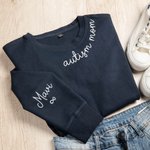 T-shirt ou Sweatshirt Personnalisé avec Nom Thème Autism Mom Motif Puzzle Ruban Symbol d'Infinité Cadeau Anniversaire Fête des Mères pour Maman Amie