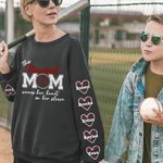 Gepersonaliseerd This Baseball Mom Wear Her Heart On Her Sleeve T-shirt Sweatshirt Hoodie met kindernaam Moederdagcadeau voor mama