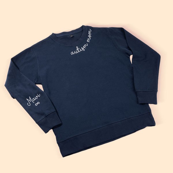 T-shirt ou Sweatshirt Personnalisé avec Nom Thème Autism Mom Motif Puzzle Ruban Symbol d'Infinité Cadeau Anniversaire Fête des Mères pour Maman Amie