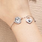 Personalisierte gravierte Hunderasse und Haustier Pfote verstellbare Armband mit Namen Geburtstag Gedenkgeschenk für Hundehalter Liebhaber