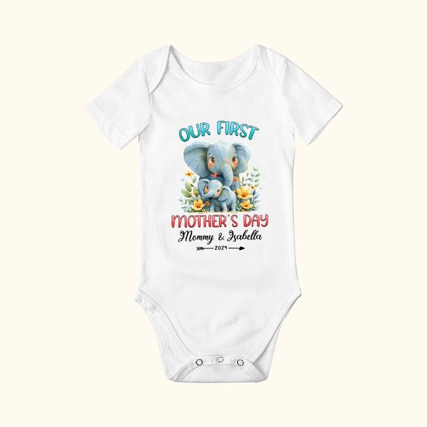 Onesie de Bébé 100% Coton Personnalisé avec Texte Onesie à Motif Éléphant Our First Mother's Day Cadeau Fête des Mères pour Nouvelle Maman Nouveau-né