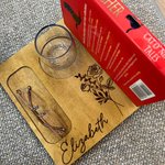 Support de Livre en Bois Personnalisé avec Fleur de Naissance et Nom Gravés Porte-Lunettes Cadeau Anniversaire Noël pour Amoureux de Lecture