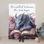 Personalisierte Floral Buch Drache Decke mit Namen weich und warm Lesen Thema Home Dekoration Geburtstagsgeschenk für Leser Drachenliebhaber