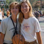 T-shirt Sweatshirt Personnalisé avec Nom Vêtement à Motif Basketball Cadeau Anniversaire Sport pour Ami Amateur de Basketball