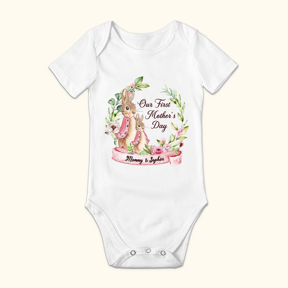 T-shirt adulte Peter Rabbit Bunny Floral et Onesie avec noms personnalisés Cadeau de fête des mères pour bébé et nouvelle maman