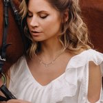 Collar herradura personalizado con dos iniciales Cumpleaños Aniversario Regalo para mujer amante de los caballos