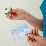 Personalisierte lustige Glitter Withered Daisy Acryl Abzeichen Reel Geburtstag Krankenschwester Woche Geschenk für Krankenschwester Arzt medizinisches