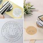 Personalisierter Prägestempel mit Landschaft-Design und Text Geschenk für Buchliebhaber Buchklub