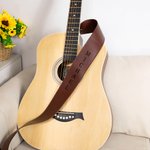 Courroie de guitare réglable en cuir PU personnalisée avec texte gravé Cadeau d'anniversaire pour musicien amateur de guitare