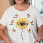 Gepersonaliseerd Geboortebloem T-shirt Sweatshirt met 1-9 Vlinders en Namen Multicolor Beschikbaar Moederdag Verjaardagscadeau voor Mama Oma