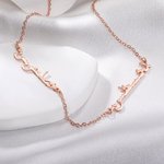 Minimalista personalizado 1 -3 nombre árabe Collar Día de la Madre Cumpleaños Regalo para las mujeres
