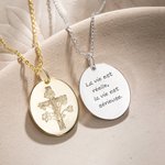 Collier Pendentif Gravé Personnalisé avec Fleur de Naissance et Croix Cadeau Fête des Mères pour Femme