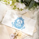 Personalizzato ricamato Monogram Lettera Bouquet di nozze avvolgere con 4 pezzi perla Pin per la sposa Wedding Flower Decor