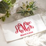 Personalizzato ricamato Monogram Lettera Bouquet di nozze avvolgere con 4 pezzi perla Pin per la sposa Wedding Flower Decor