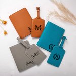 Personalisierte Mehrfarbige PU Leder Reisepasshülle Gepäckanhänger mit Namen Monogramm Jahrestag Geburtstag Geschenk für Reise-Enthusiasten
