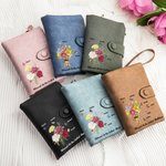 Cartera de piel tríptico personalizada estilo ramo de claveles con 1-6 mariposas de nacimiento y nombres Regalo del Día de la Madre para ella