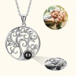 Collar personalizado de plata de ley con proyección de fotos del árbol genealógico y un 