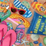 Serviette de Plage Personnalisée avec Noms Motif Tongs Super Absorbante Séchage Rapide Indispensable de Voyage Cadeau pour Maman Grand-Mère