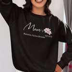 Personalised Multicolour Birth Flower T-Shirt Sweatshirt with Names and Year Mother’s Day Gift for Mom Grandma