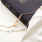 Personalisierte Kreuz Armband mit Namen Geburtstag Taufe religiöses Geschenk für sie