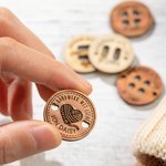 Personalisierter Hölzerner Knopf mit Herz-Ausschnitt Kleidung Etiketten Stricken Projekt Stück Geschenk für Mutter Oma Stricken Häkeln Liebhaber