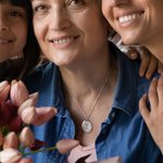 Gepersonaliseerde Gegraveerde Geboortebloem Locket Ketting met Foto Moederdag Verjaardagscadeau voor Vrouwen