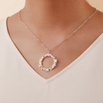 Collier Pendentif en Cercle Personnalisé avec Plusieurs Noms Cadeau d'Anniversaire pour la Famille Amie