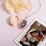 Gepersonaliseerde Gegraveerde Geboortebloem Locket Ketting met Foto Moederdag Verjaardagscadeau voor Vrouwen