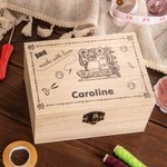 Boîte de rangement en bois personnalisée avec nom pour machine à coudre Made With Love Cadeau d'anniversaire pour couturière passionnée de couture