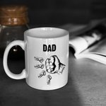 Personlig Fist Bump Daddy Team 11oz keramikmugg med titel och 1-16 namn Fars dag Födelsedagspresent till pappa farfar