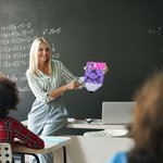 Personalized Wooden Teacher Pencil Sign Name Plaque with Bow and Rope School Classroom Wall Door Hanger Teachers’ Day Gift for Teacher