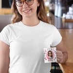 Taza de Cerámica Personalizada Flor Rosa Mariposa 11oz 15oz Blanco con Nombre Cumpleaños Regalo Divertido para Mujer