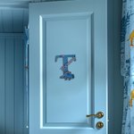 Plaque de Porte de Chambre d'Enfant en Bois Personnalisée avec Nom et Initiale Cadeau Anniversaire pour Enfants