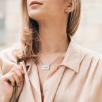 Personalisierte Pull-out Quadrat Foto Medaillon Halskette mit eingraviertem Text Geburtstag Jahrestag Geschenk für sie