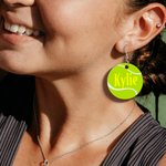 Personalisierte hölzerne Tennis Sport Dangle Ohrringe mit Namen Geburtstag Geschenk für Frauen Mädchen