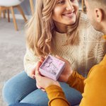 Personalisierte eingraviert Staat zu Staat Karte Schlüsselanhänger mit Text Long Distance Valentinstag Freundschaft Geschenk für Familie Paar Freund